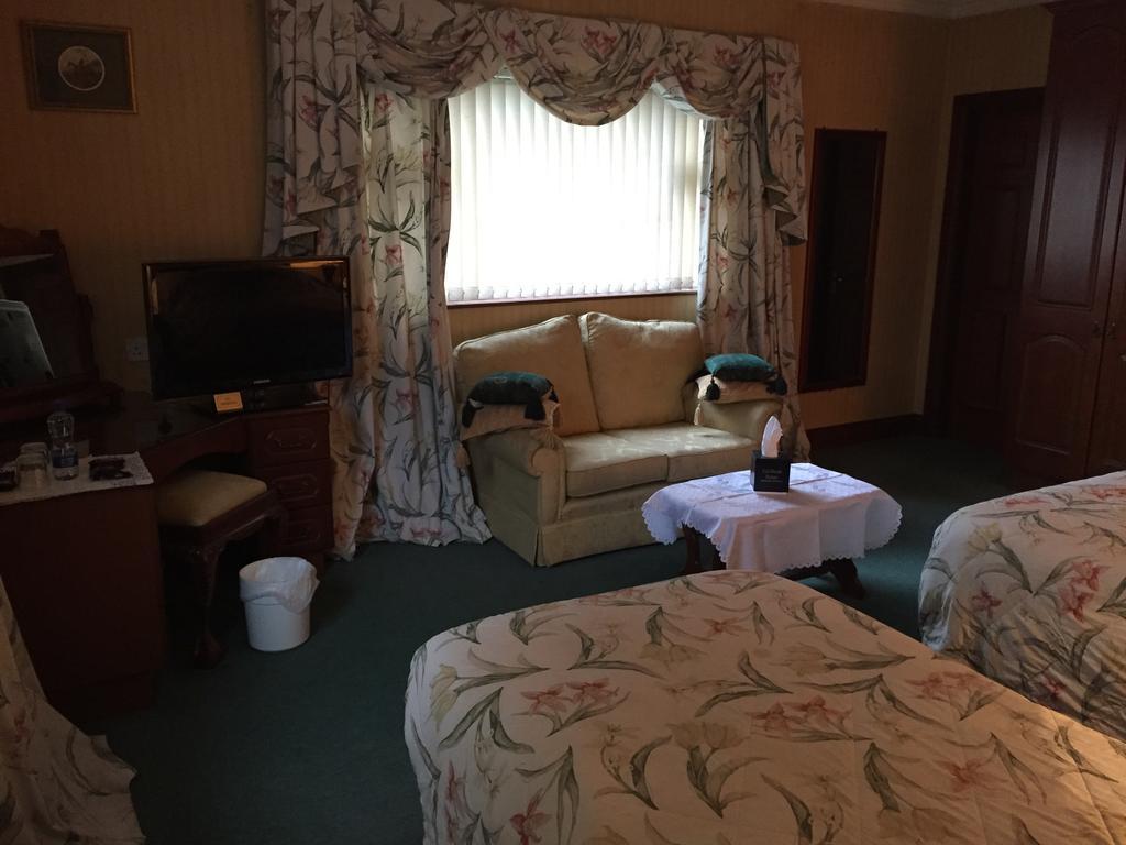 Caldhame House Hotel Crumlin  Exterior foto